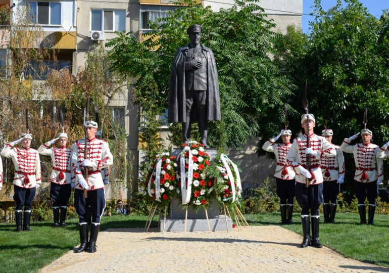 Паметник на ген. Владимир Вазов в град София